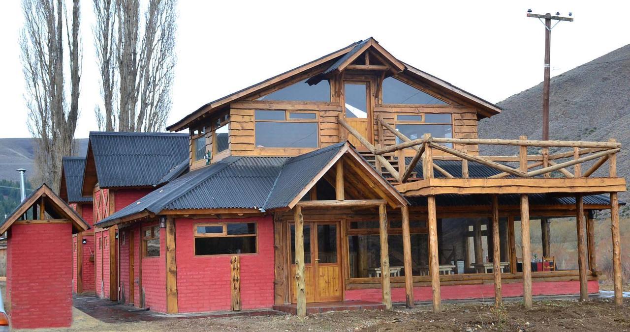 Montana Negra Hotel Aluminé Eksteriør billede